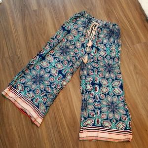 Democracy. Size S. Multi colored